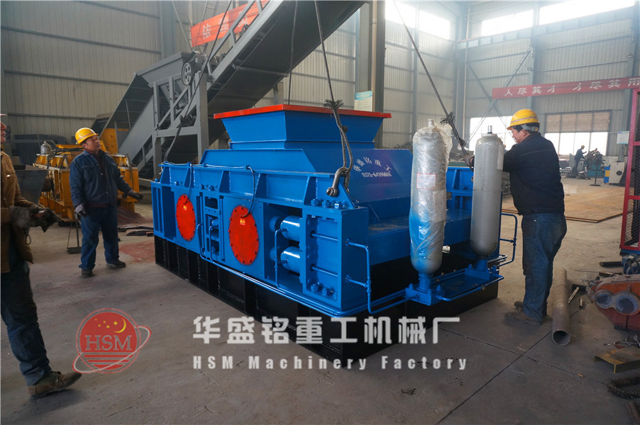 2PGC1080石油焦破碎机发往湖北襄阳