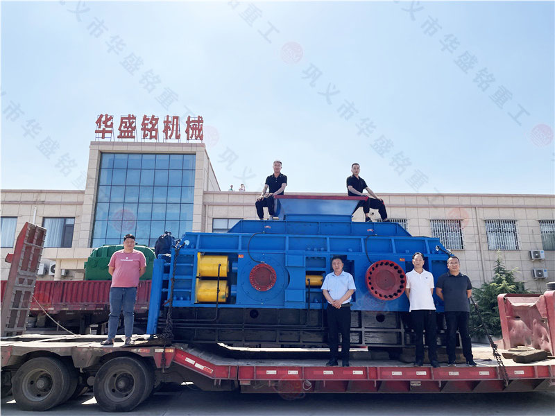 2PGY2000x1200大型全自动液压对辊制砂机发往钼都--洛阳栾川