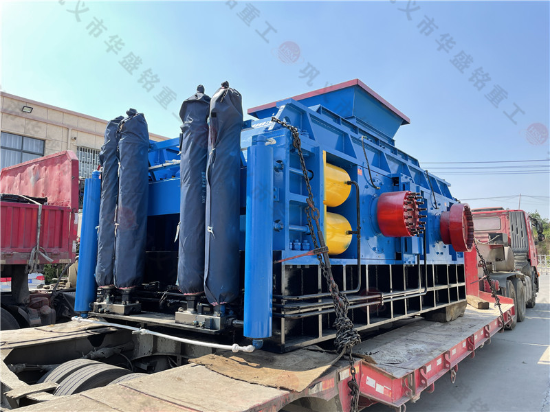 2PGY2000x1200大型全自动液压对辊制砂机发往钼都--洛阳栾川